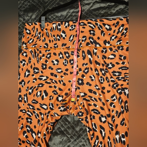 Fabletics Define PowerHold High-Waisted 7/8 Leopard Print Leggings Size 3X - Picture 11 of 16